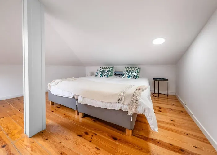 Castle-view Penthouse Duplex In 公寓 *