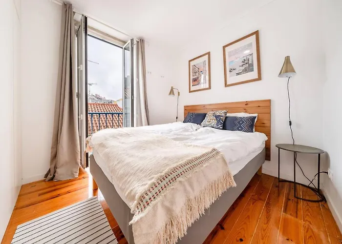 公寓 Castle-view Penthouse Duplex In