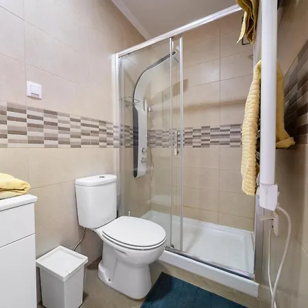 Castle-view Penthouse Duplex In * Lisboa