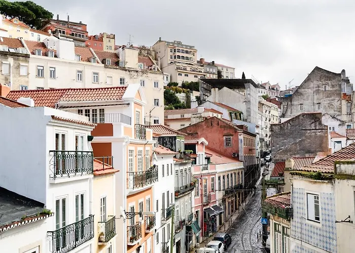 Castle-view Penthouse Duplex In * Lisboa