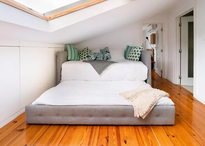 Castle-view Penthouse Duplex In Apartmán