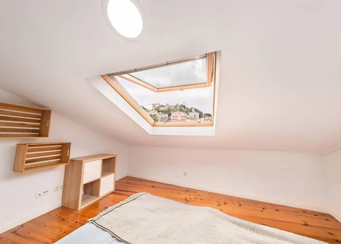 Castle-view Penthouse Duplex In * Lisboa