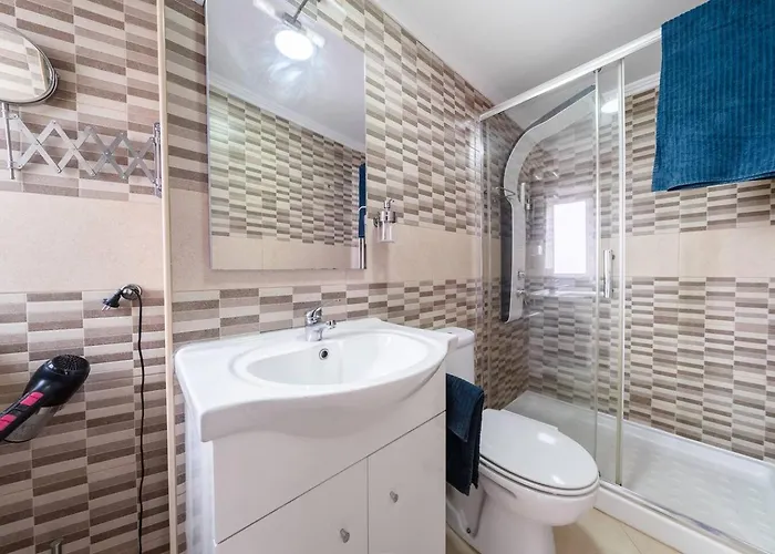 Castle-view Penthouse Duplex In Lisboa