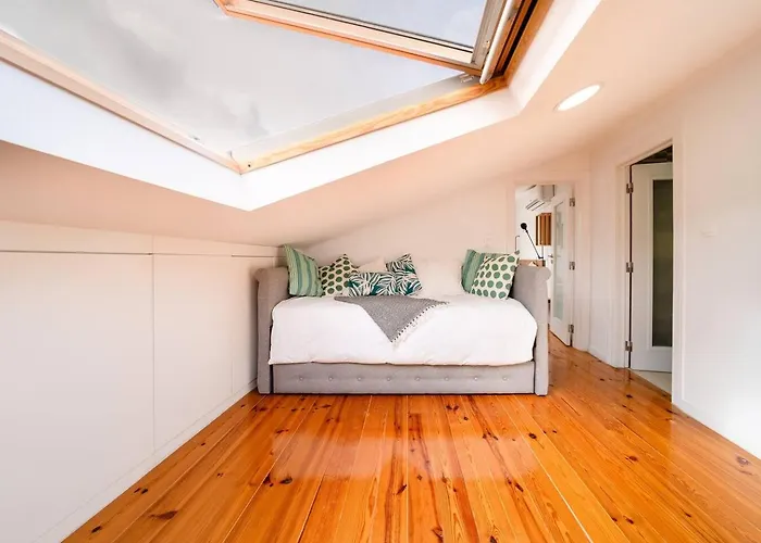 Castle-view Penthouse Duplex In *