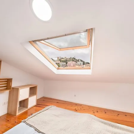 Castle-View Penthouse Duplex In Lisbon Appartamento *