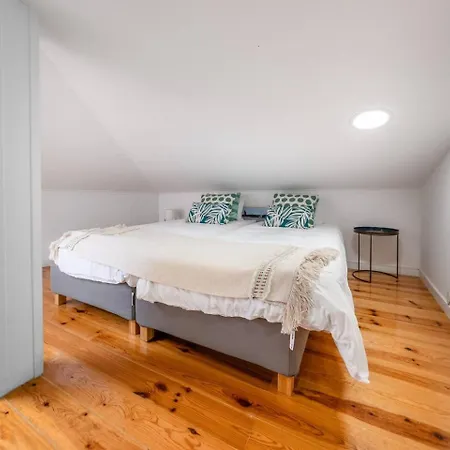 Castle-View Penthouse Duplex In Lisbon Appartamento *