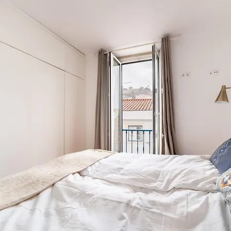Castle-view Penthouse Duplex In Апартаменты Лиссабон